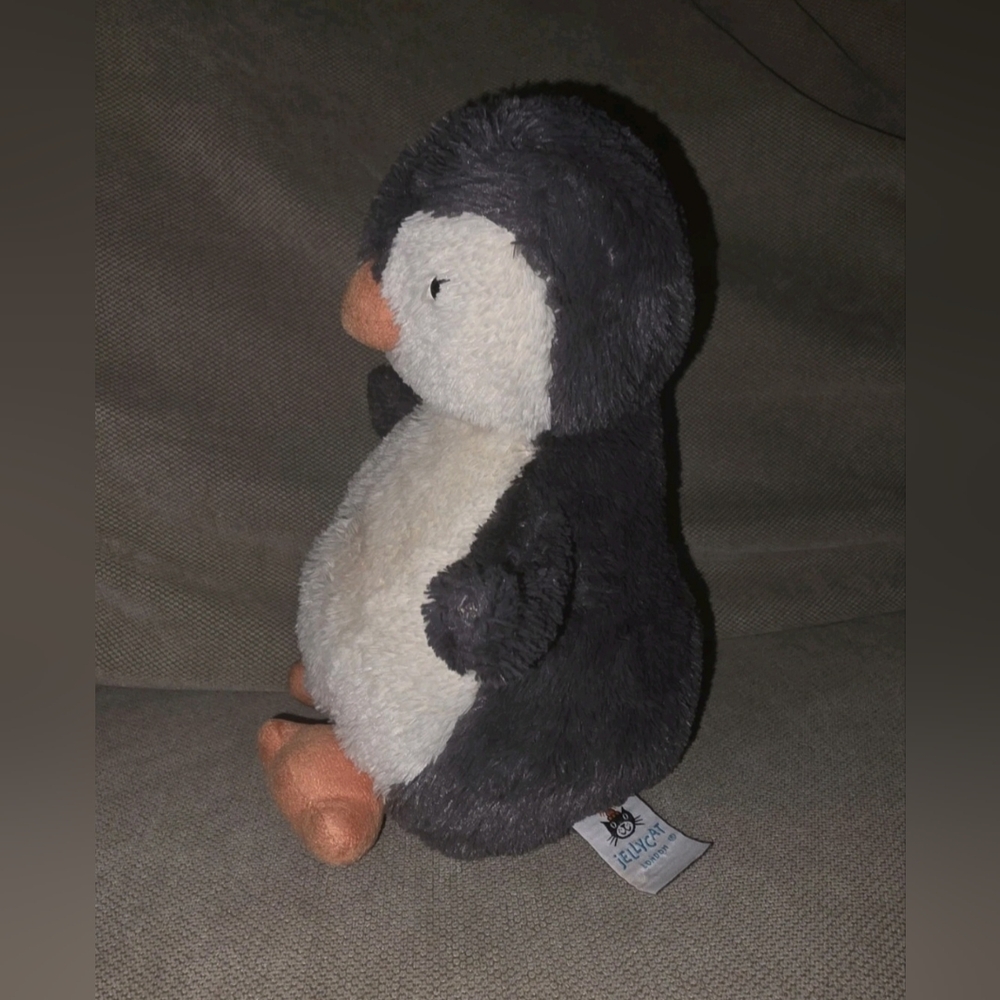 Peanut Medium Jellycat Penguin - Picture 4 of 5